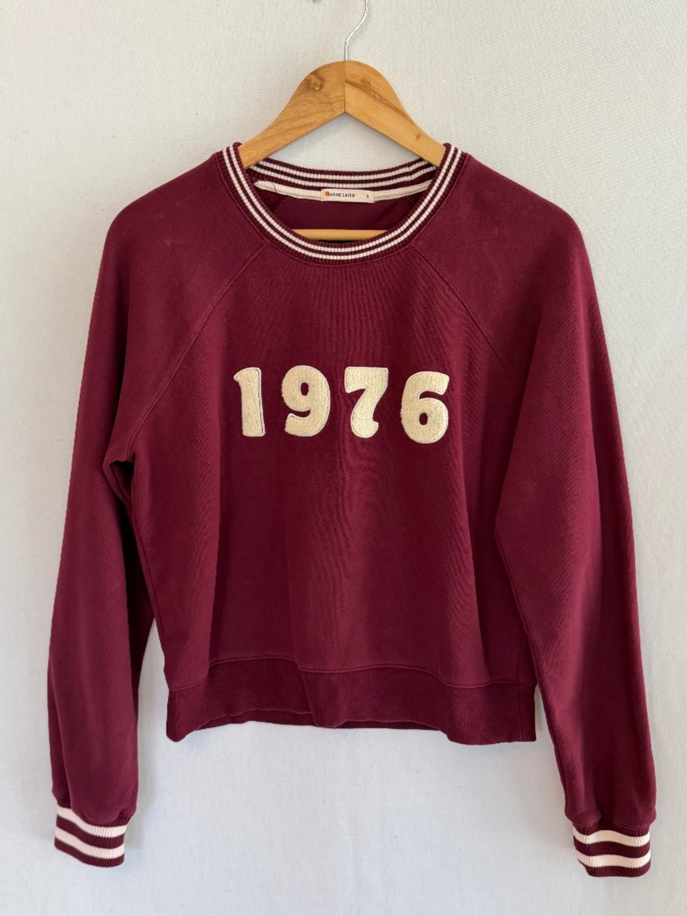 MARINE LAYER Women’s Small Burgundy & Cream 1976 Applique Crew Neck Sweatshirt